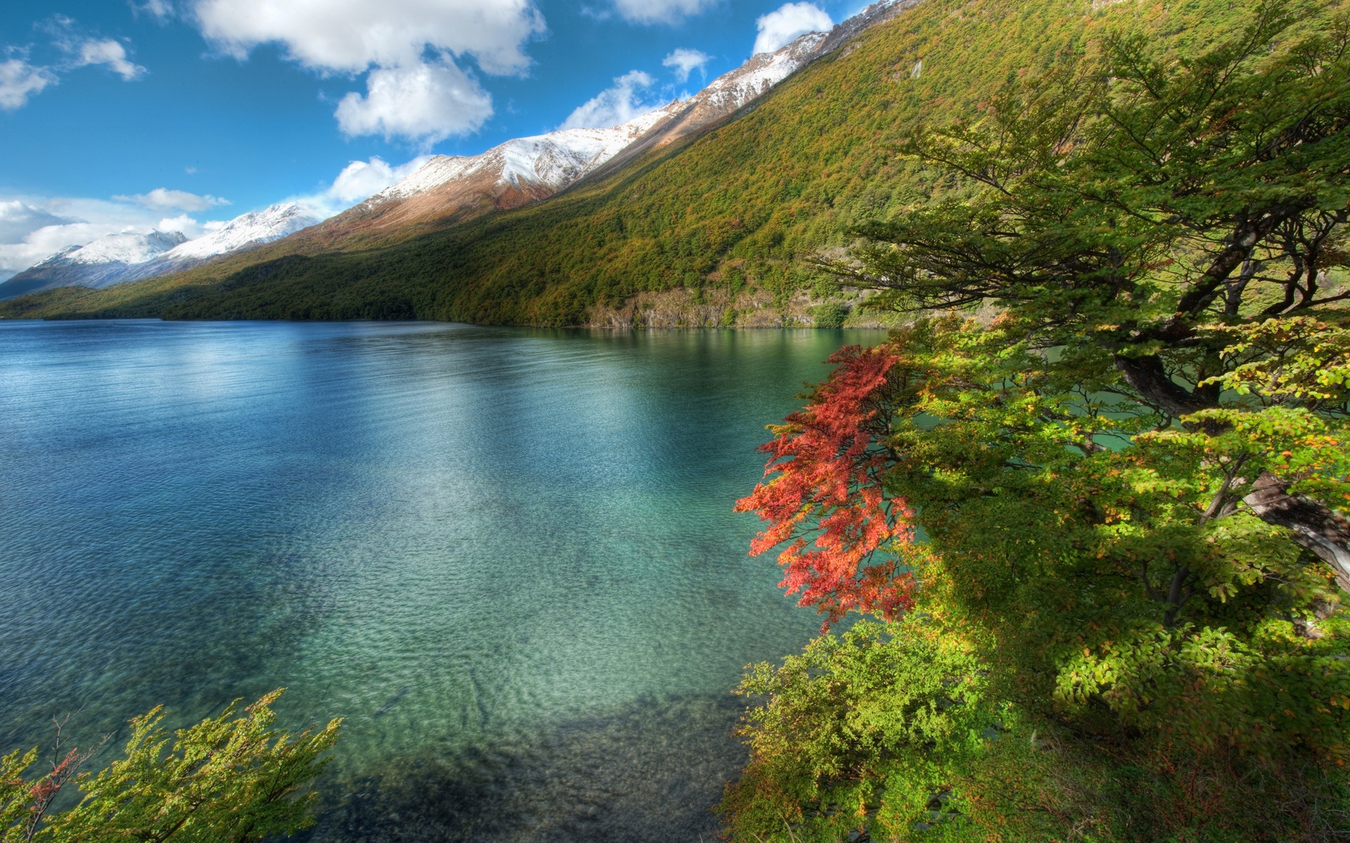 Autumn,-sea-and-mountains