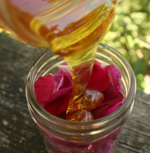 rose-infused-honey1