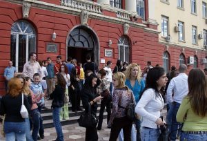 studente-shkolla-dita-pare-e1443190130339