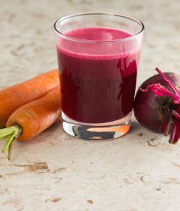 beet-carrot-and-lemon-detox-juice-570x667