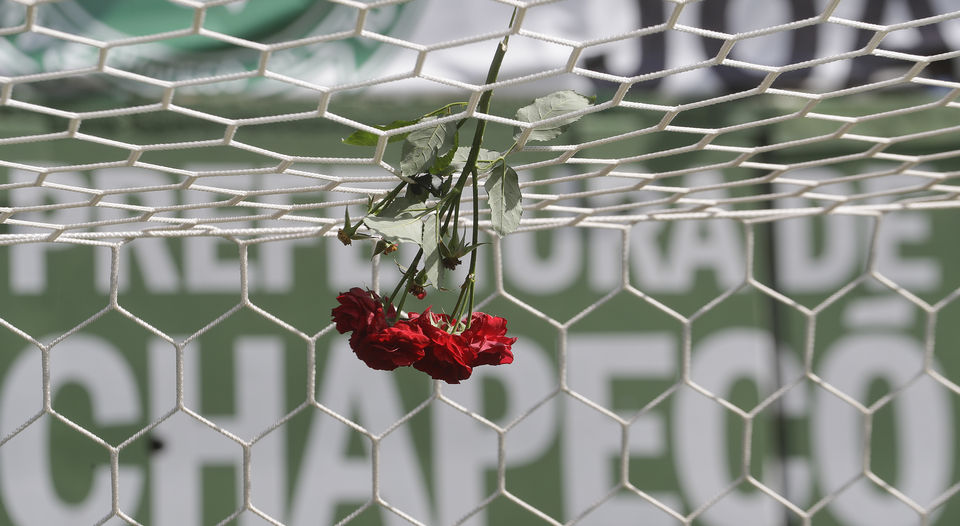 tragedia-aerea-chapecoense_lncima20161129_0146_5-1