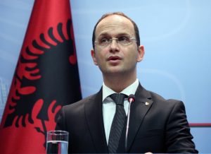 auto_ministri-i-jashtem-i-shqiperise-ditmir-bushati1474546361