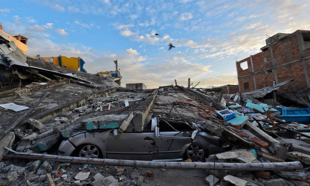 160418-ecuador-earthquake-jpo-310a_45b672f63936265677e3ac73217434ea-nbcnews-ux-2880-1000