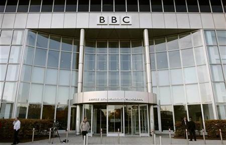 A British Broadcasting Corporation (BBC) building is seen in White City in western London October 29, 2008.  REUTERS/Alessia Pierdomenico