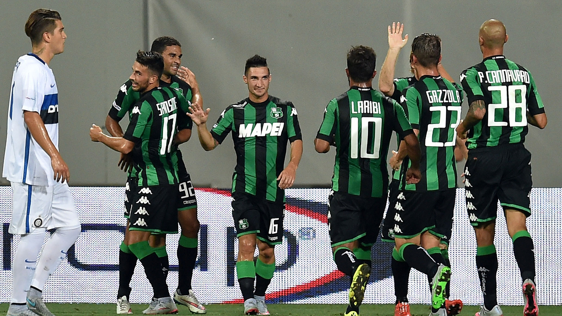 REGGIO NELL'EMILIA, ITALY - AUGUST 12:  Gregoire Defrelof Sassuolo celebrates after scoring the opening goal during the TIM pre-season tournament match between FC Internazionale and US Sassuolo Calcio at Mapei Stadium - Città del Tricolore on August 12, 2015 in Reggio nell'Emilia, Italy.  (Photo by Giuseppe Bellini/Getty Images)